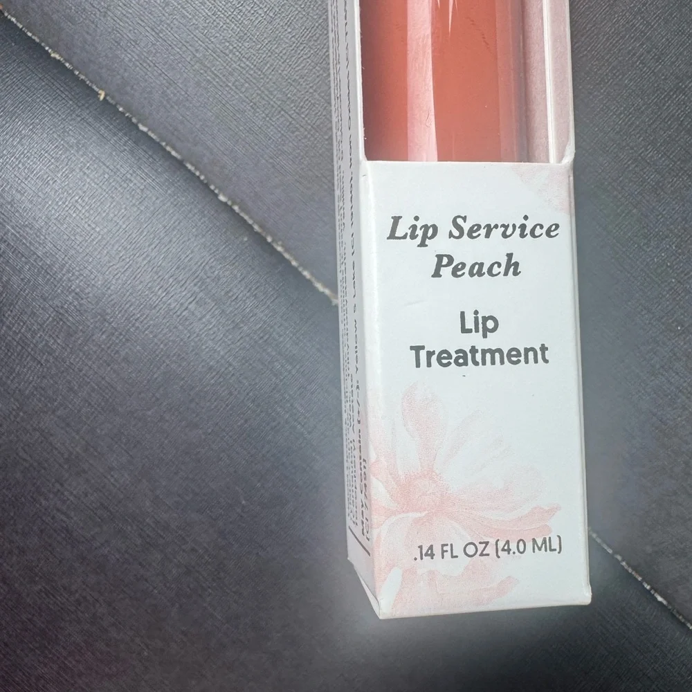 Lip Service Peach Lip Gloss by Ella + Mila🍑animal Cruelty free, gluten free….